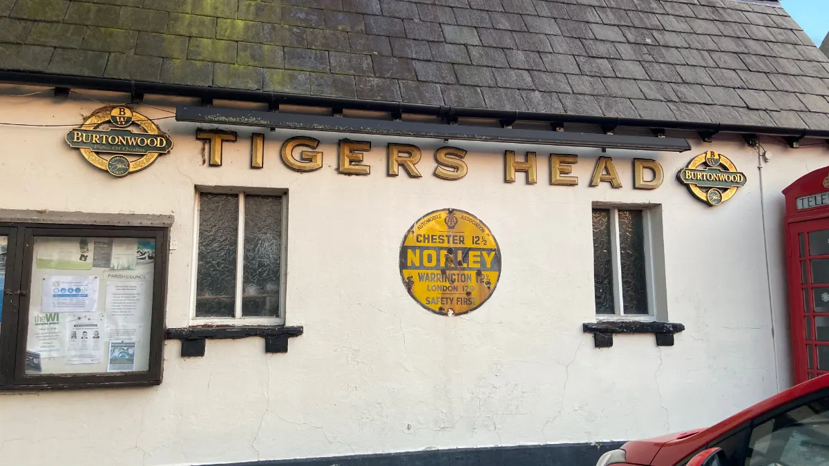 On the Norley Pub Walk from the Tigers Head route