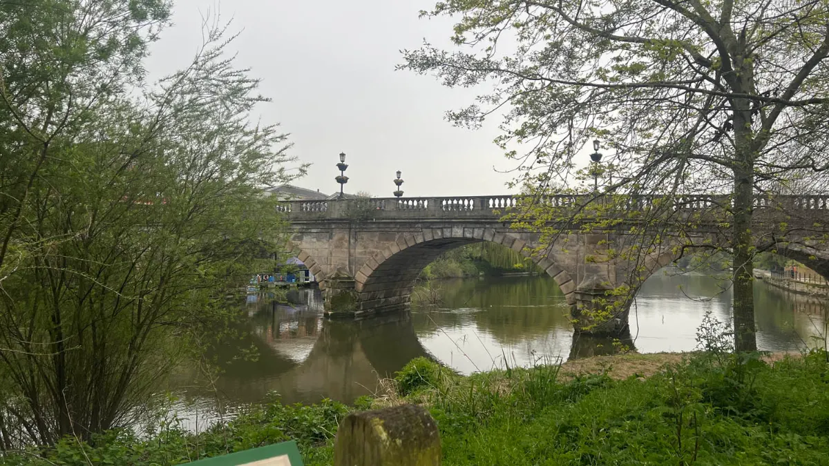 On the Shrewsbury and the River Severn route